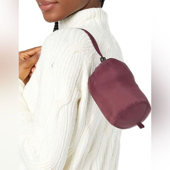 Amazon Essentials Women's Lightweight Long-Sleeve Water-Resistant Puffer Jacket - Picture 5 of 11